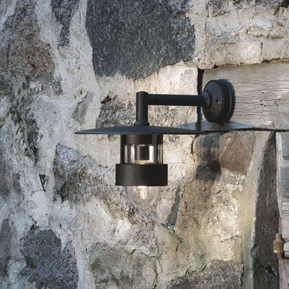 Freja vägglykta ned E27 svart